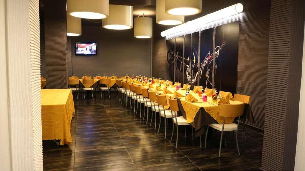 Hotel Scigliano Росано Ресторант снимка