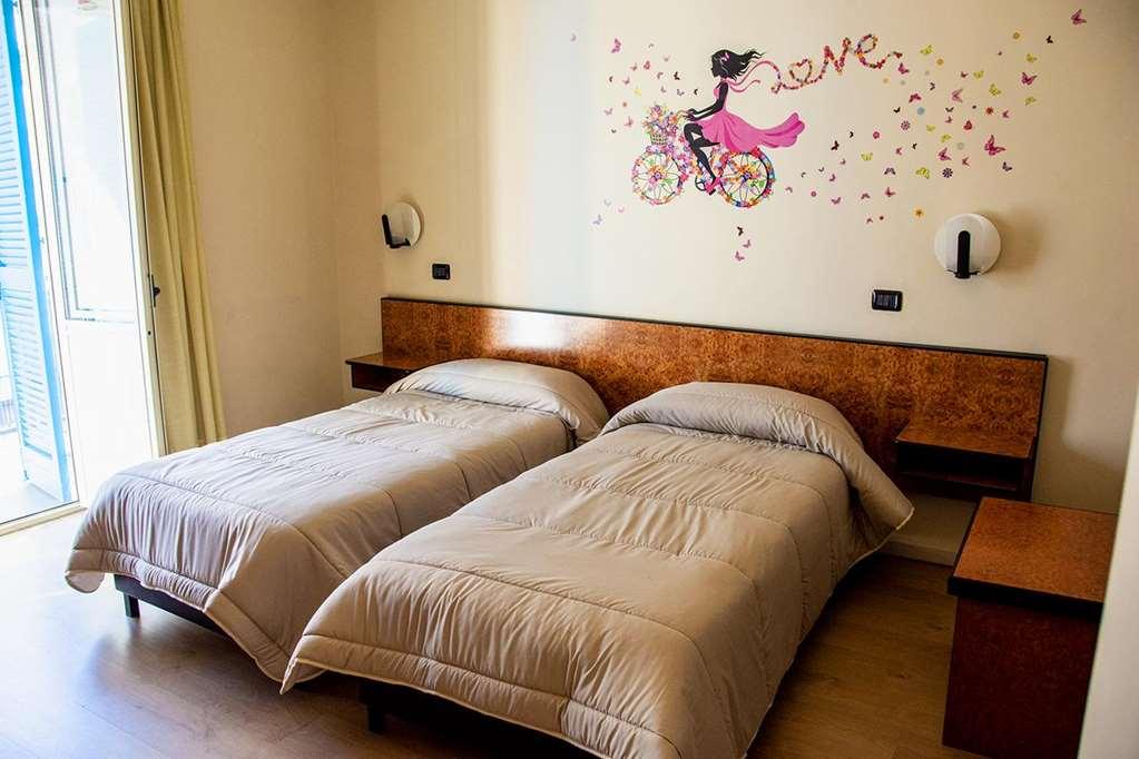 Hotel Scigliano Росано Стая снимка