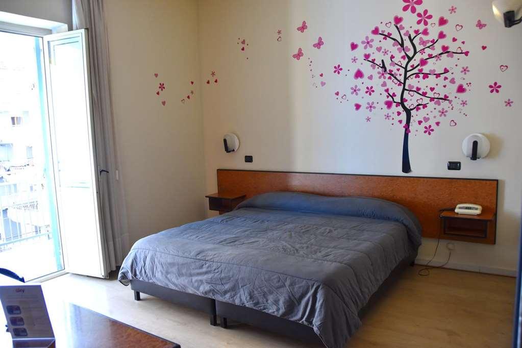 Hotel Scigliano Росано Стая снимка