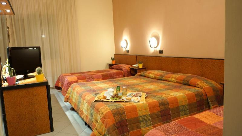 Hotel Scigliano Росано Екстериор снимка