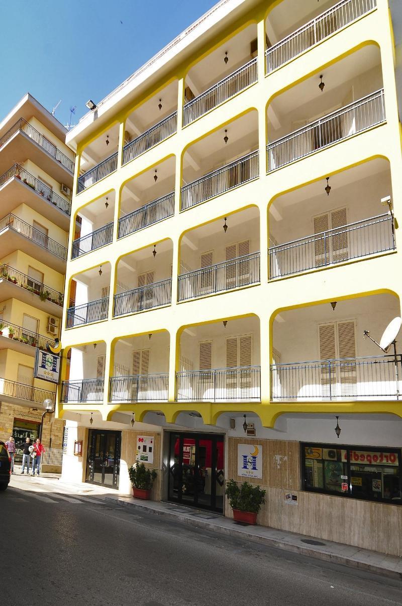 Hotel Scigliano Росано Екстериор снимка